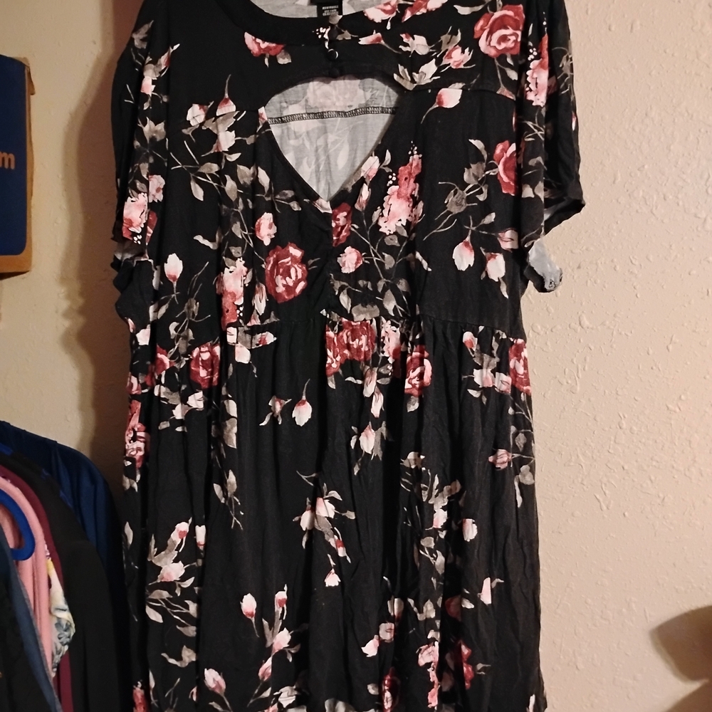Torrid Black Top with Red and White Floral Design Size 3